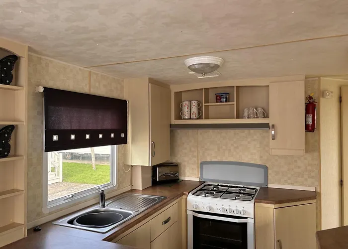 Lovely 2 Bedroom Static Caravan Brean Somerset