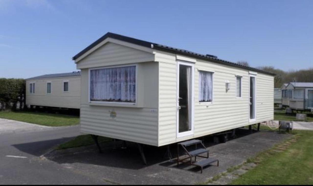 Lovely 2 Bedroom Static Caravan Brean Somerset Chalet