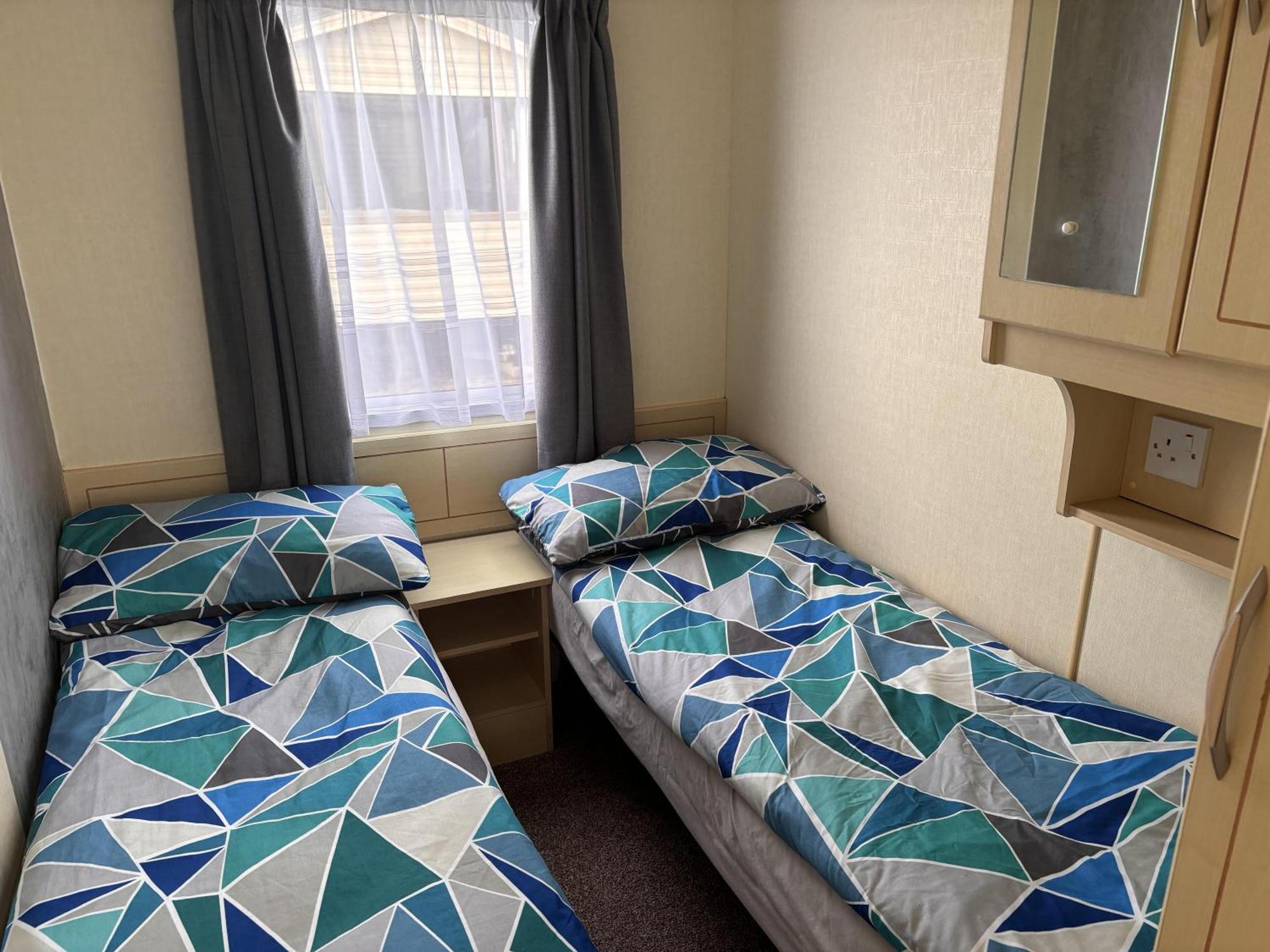 Chalet Lovely 2 Bedroom Static Caravan Brean Somerset Burnham-on-Sea